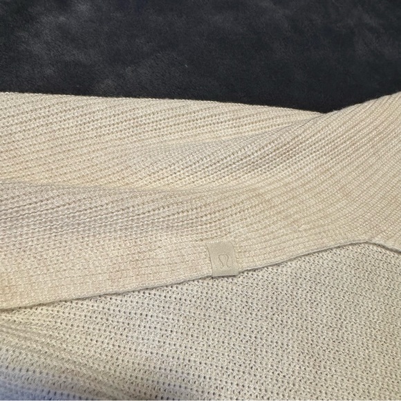 Lululemon Cashlu Knit Textured Wrap - Picture 5 of 7